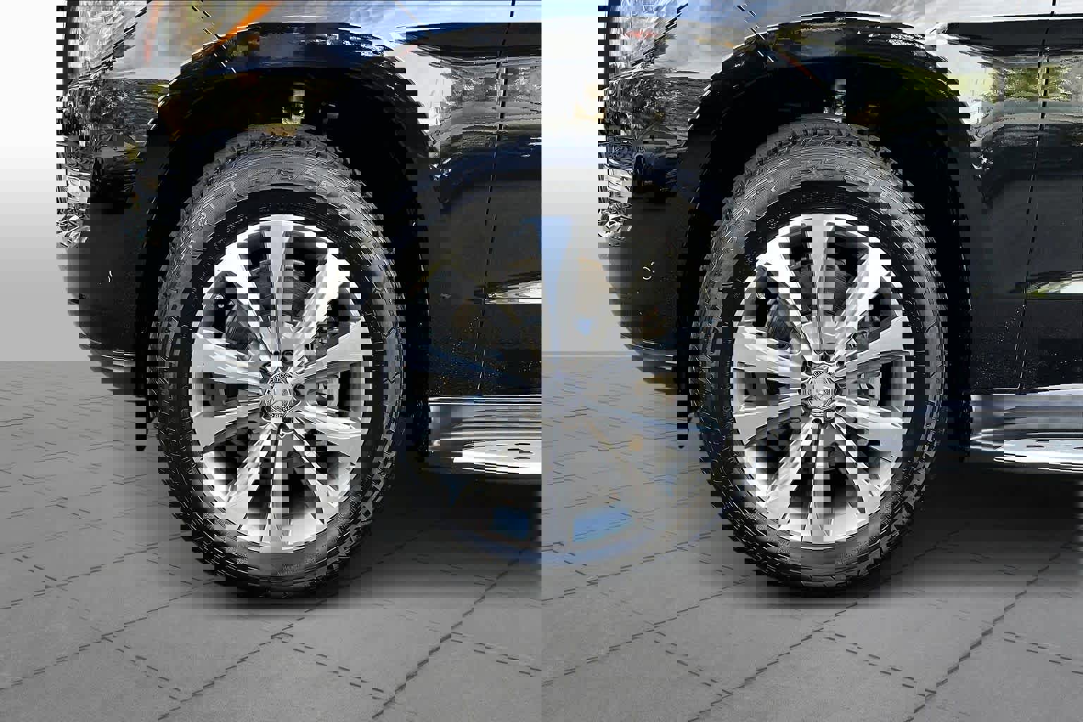 Used 2014 Mercedes-Benz GL 350 BlueTEC 4MATIC image 11