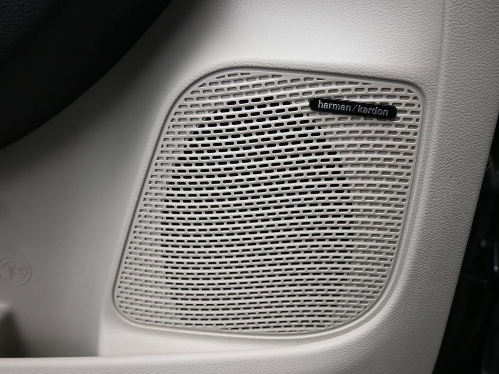 Used 2018 Chrysler Pacifica Limited w/ Advanced Safetytec Group image 17