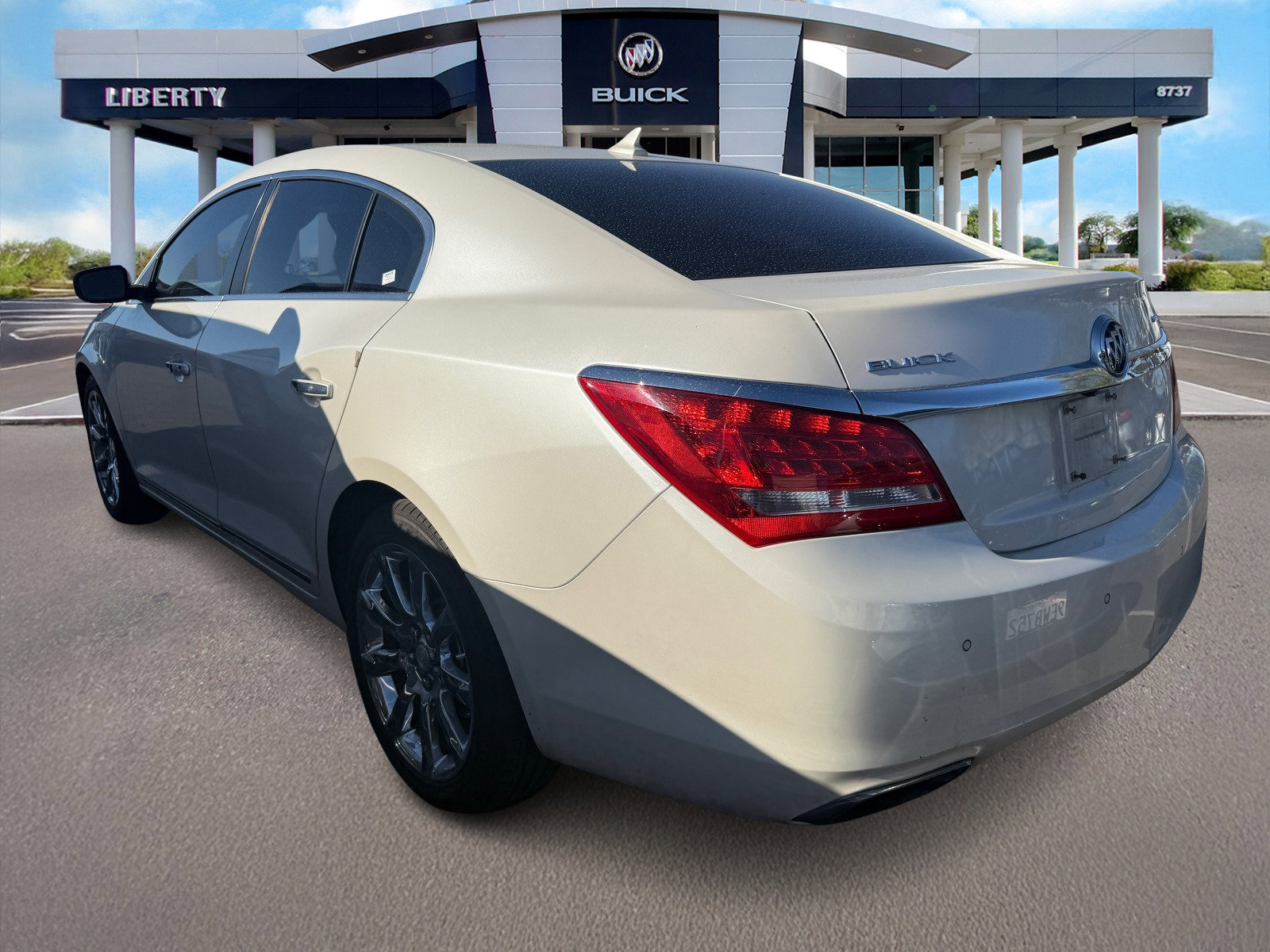 Used 2014 Buick LaCrosse Premium w/ Driver Confidence Package image 3