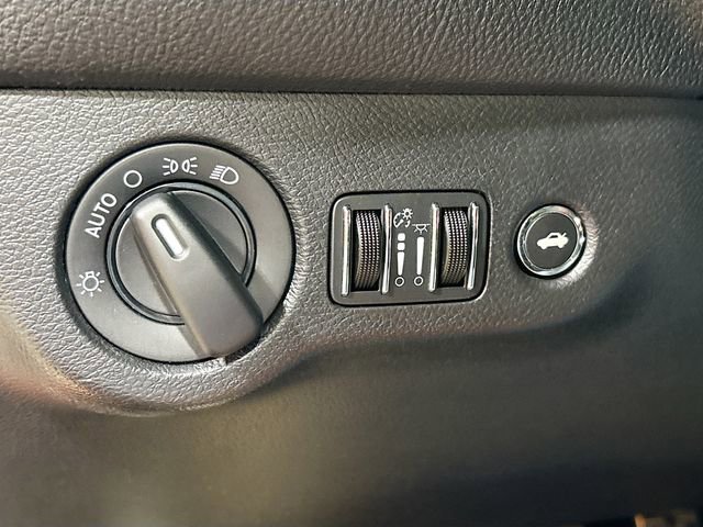 Used 2016 Dodge Challenger SRT Hellcat image 12