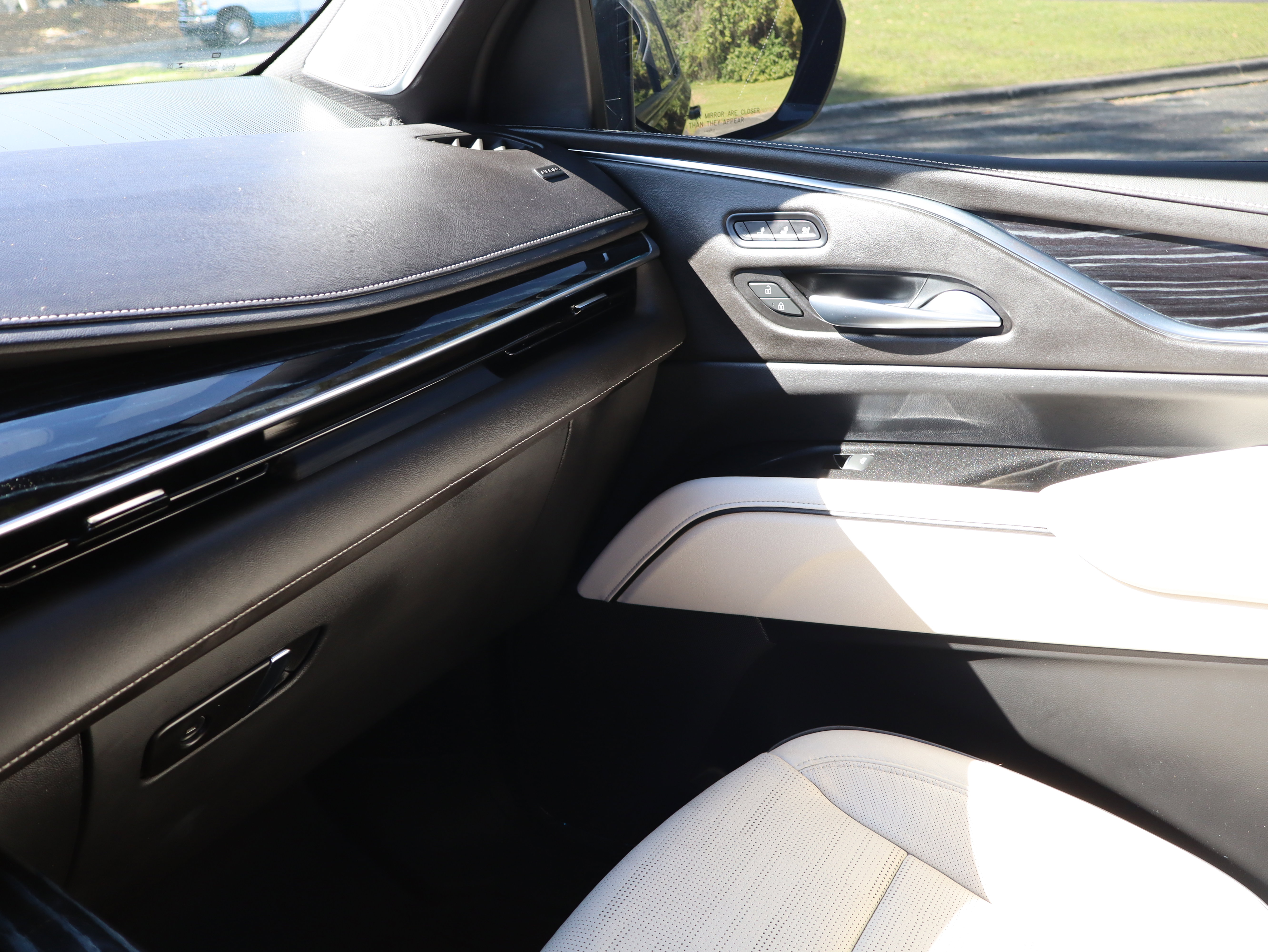 Used 2022 Cadillac Escalade Sport w/ Touring Package image 39