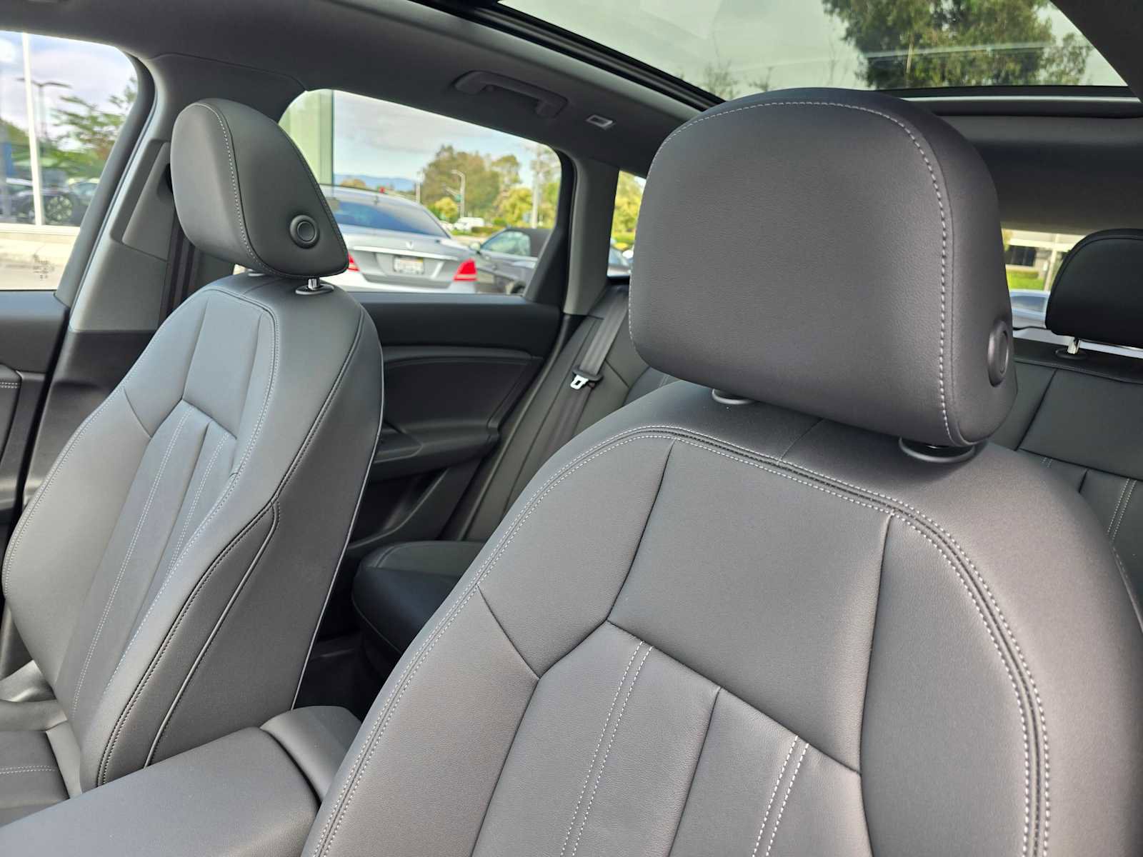 New 2025 Audi Q6 e-tron Premium Plus image 26