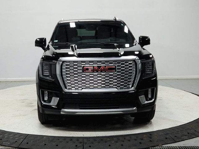 Used 2023 GMC Yukon XL Denali AWD/4WD image 3