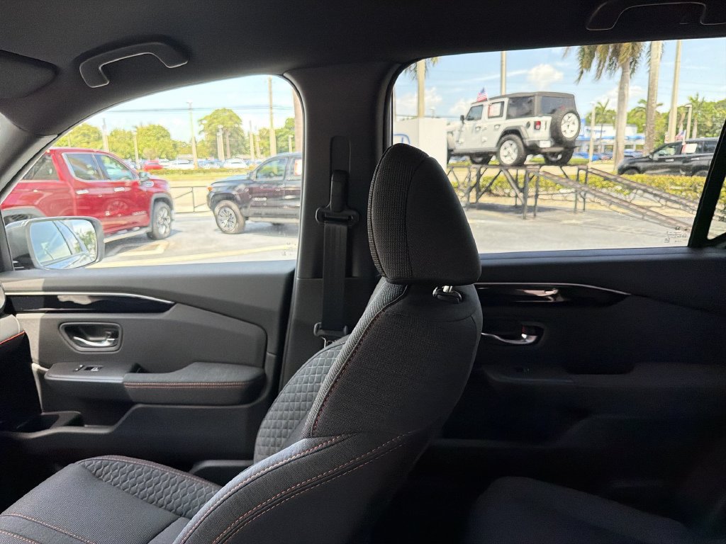 New 2026 Honda Pilot Sport image 12
