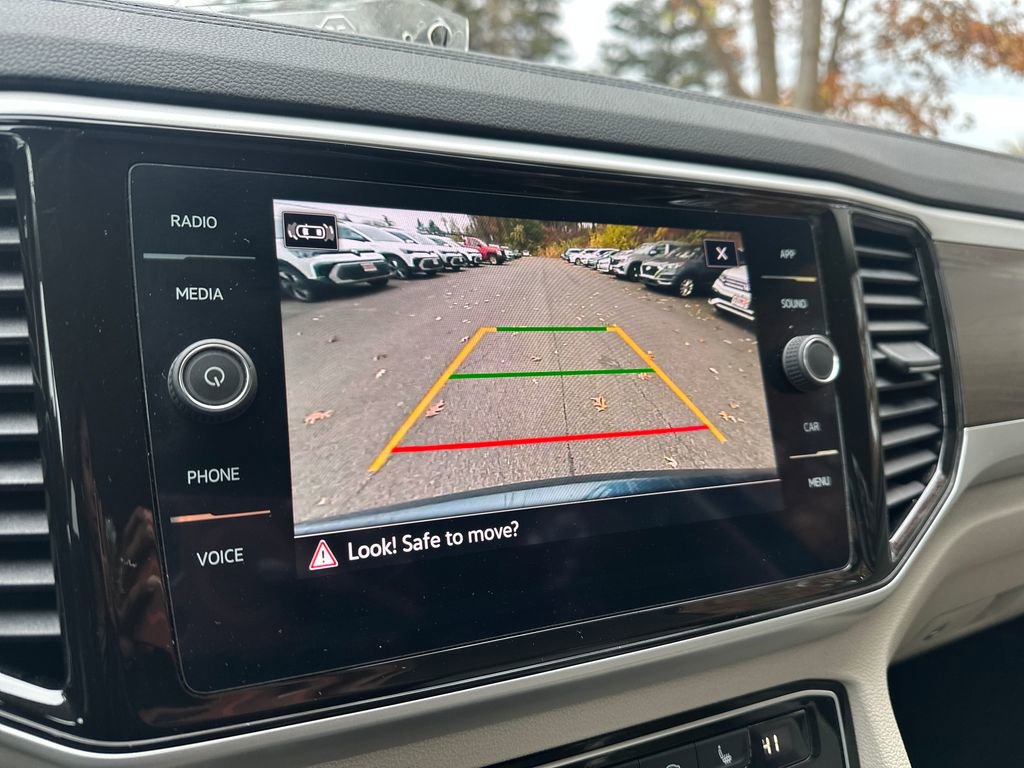 Certified 2022 Volkswagen Atlas SE image 10