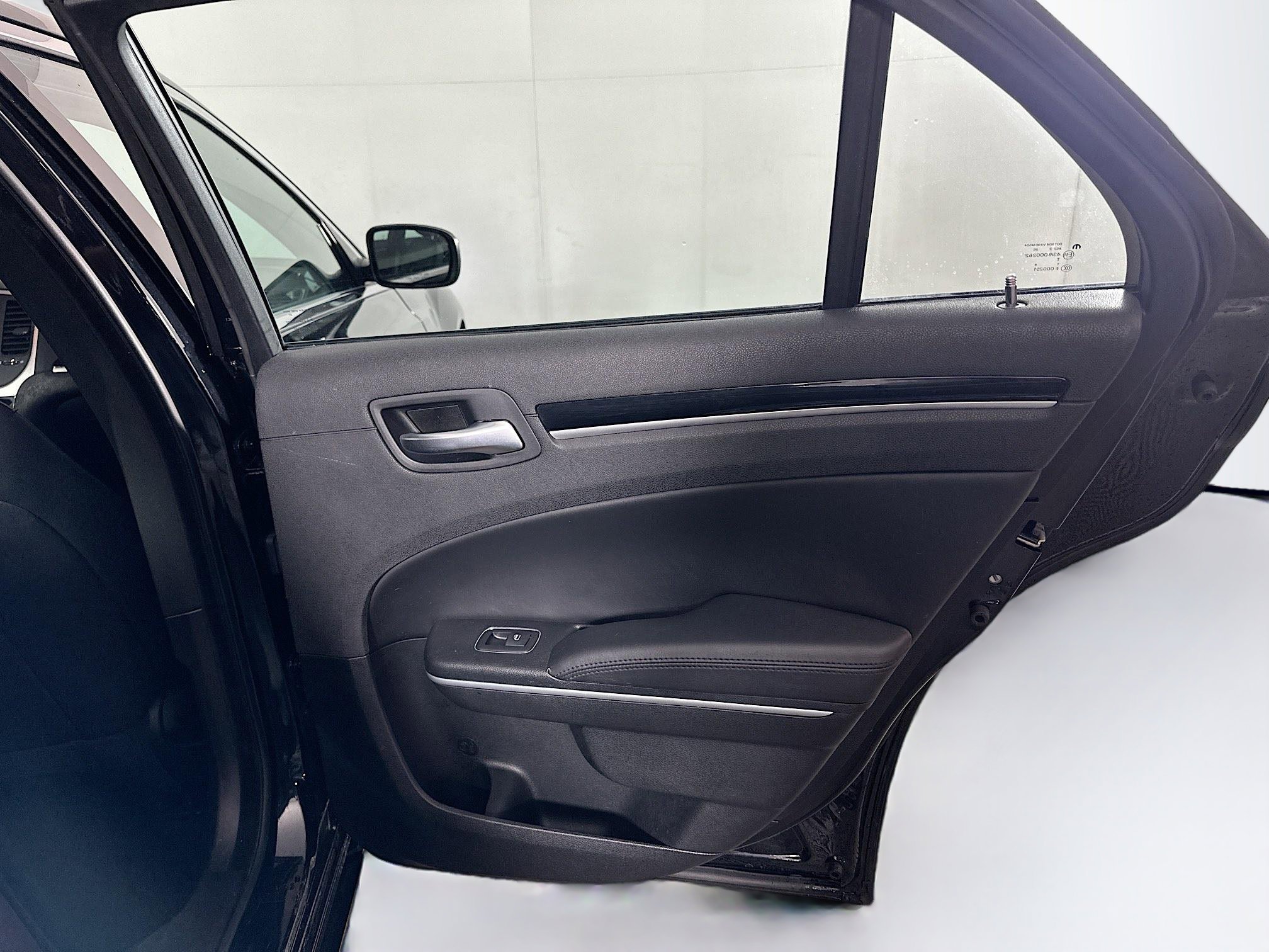 Used 2023 Chrysler 300 Touring image 27