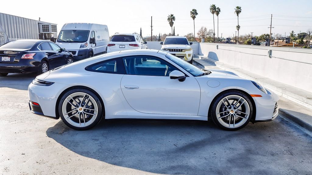 Used 2025 Porsche 911 Carrera RWD image 13