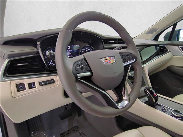 Used 2025 Cadillac XT6 Premium Luxury w/ Technology Package FWD image 10