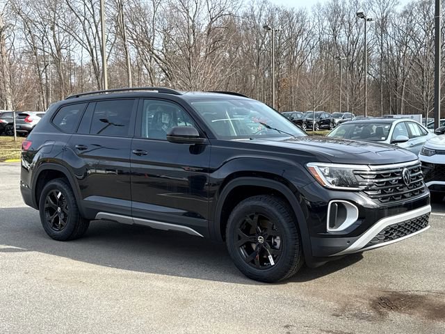 New 2026 Volkswagen Atlas Peak Edition image 2