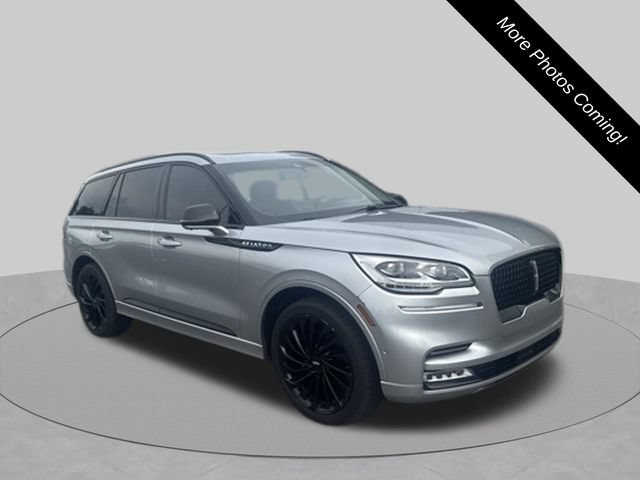 Used 2023 Lincoln Aviator Reserve w/ Equipment Group 201A AWD/4WD image 3
