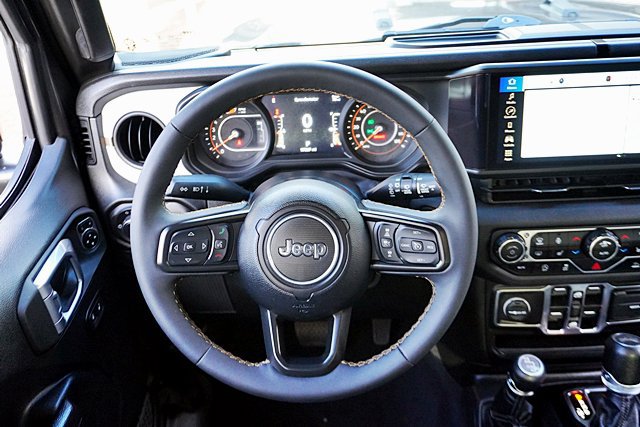 Used 2024 Jeep Wrangler Unlimited Sport AWD/4WD image 28