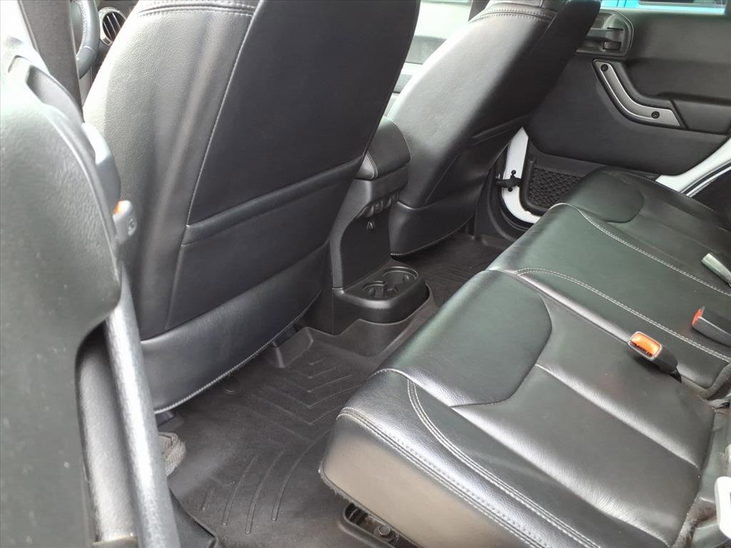 Used 2018 Jeep Wrangler Unlimited Sahara AWD/4WD image 31