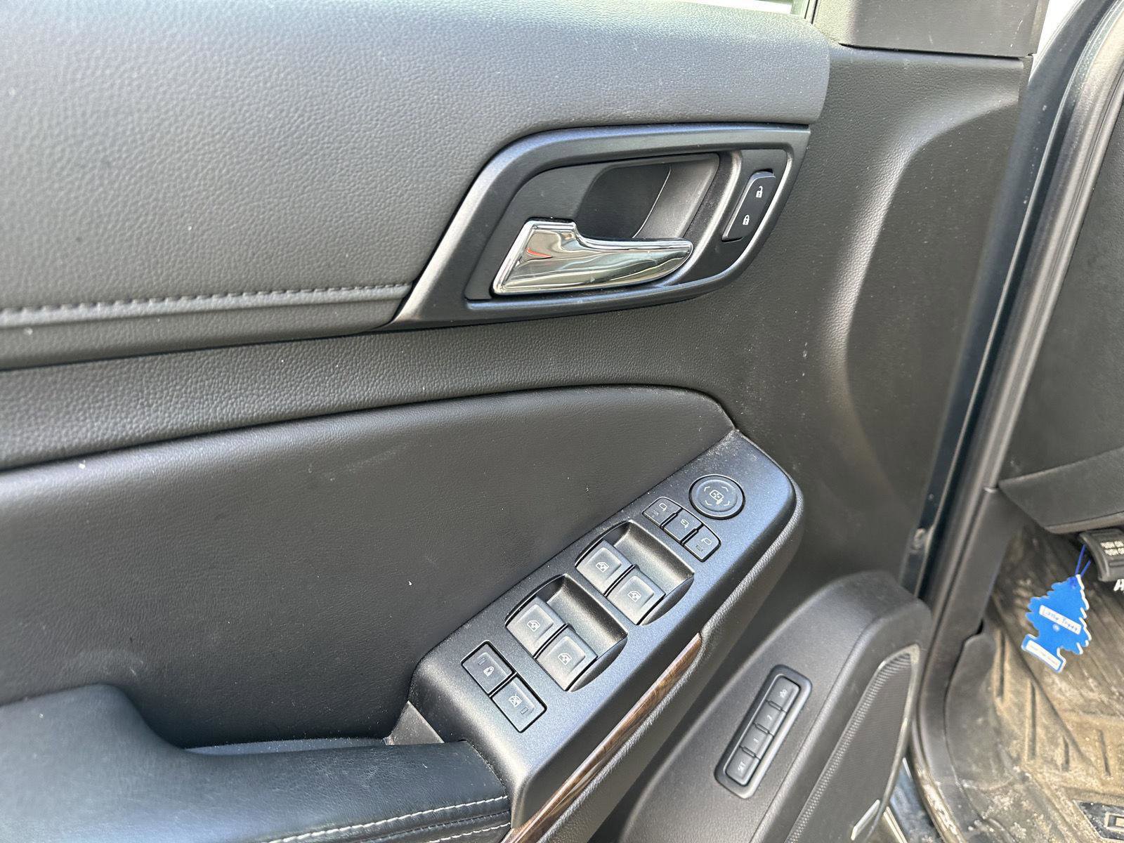 Used 2019 Chevrolet Tahoe LT w/ LT Signature Package image 18