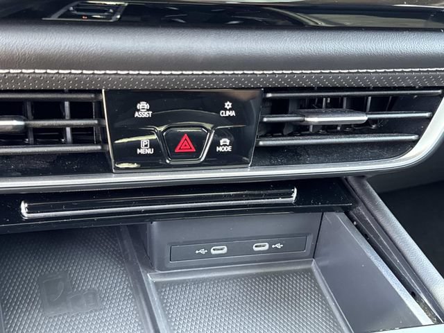 Certified 2024 Volkswagen Atlas SE w/ Panoramic Sunroof Package FWD image 17