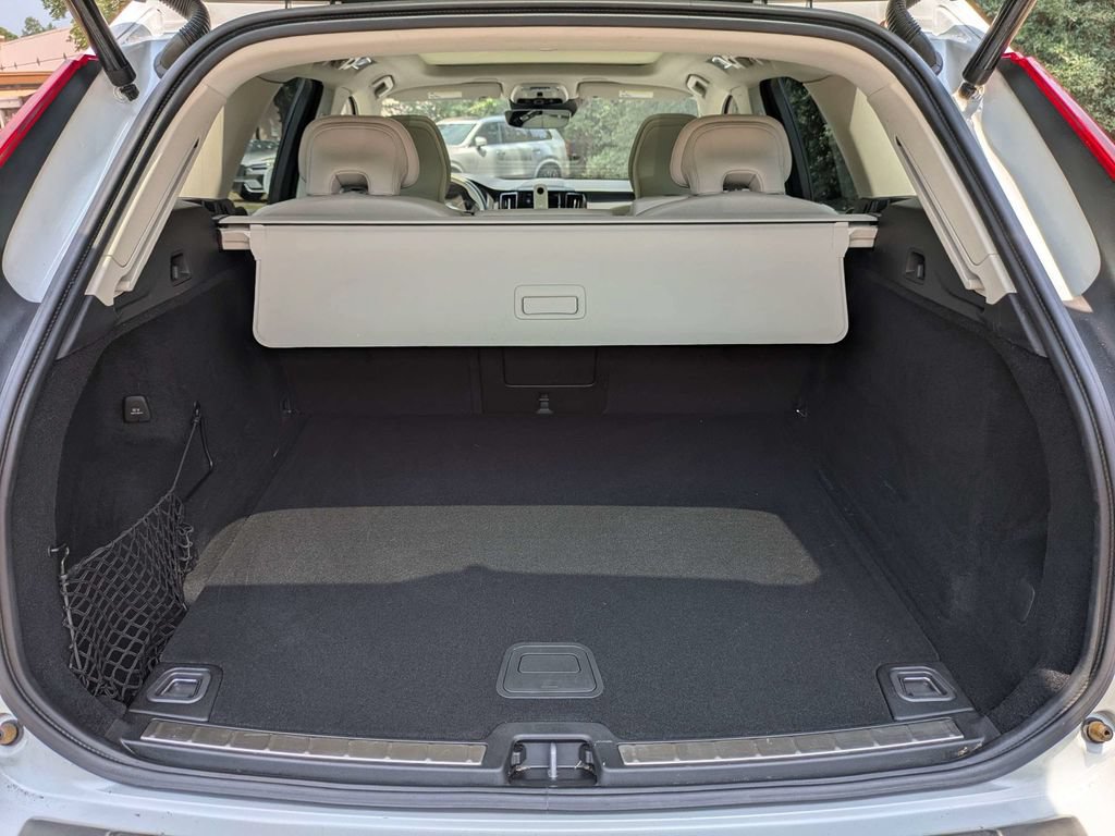 Used 2020 Volvo XC60 T6 Inscription AWD/4WD image 12