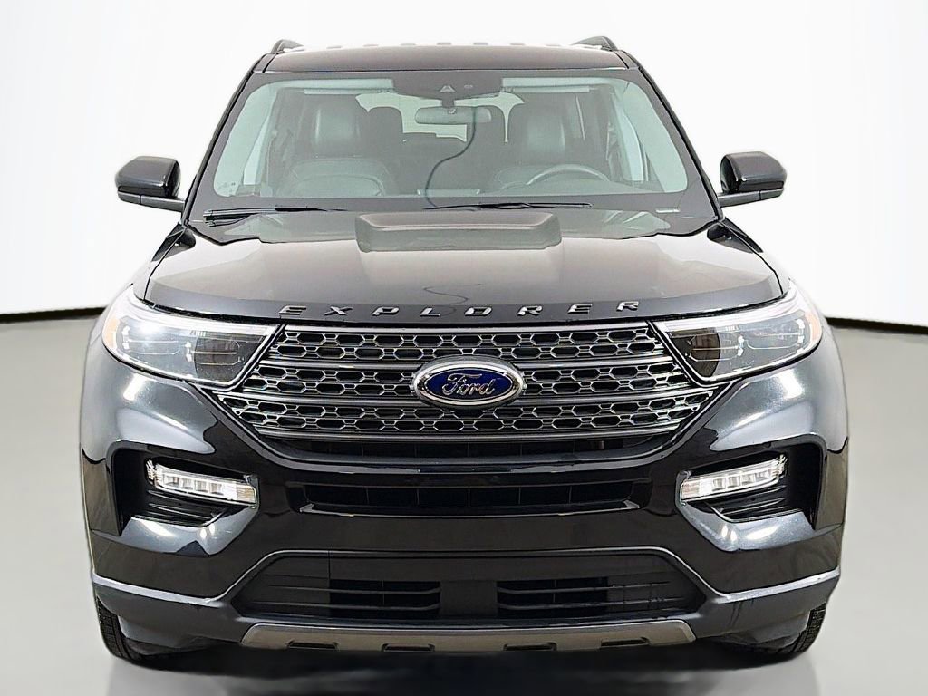 Used 2023 Ford Explorer XLT w/ Equipment Group 202A AWD/4WD image 12