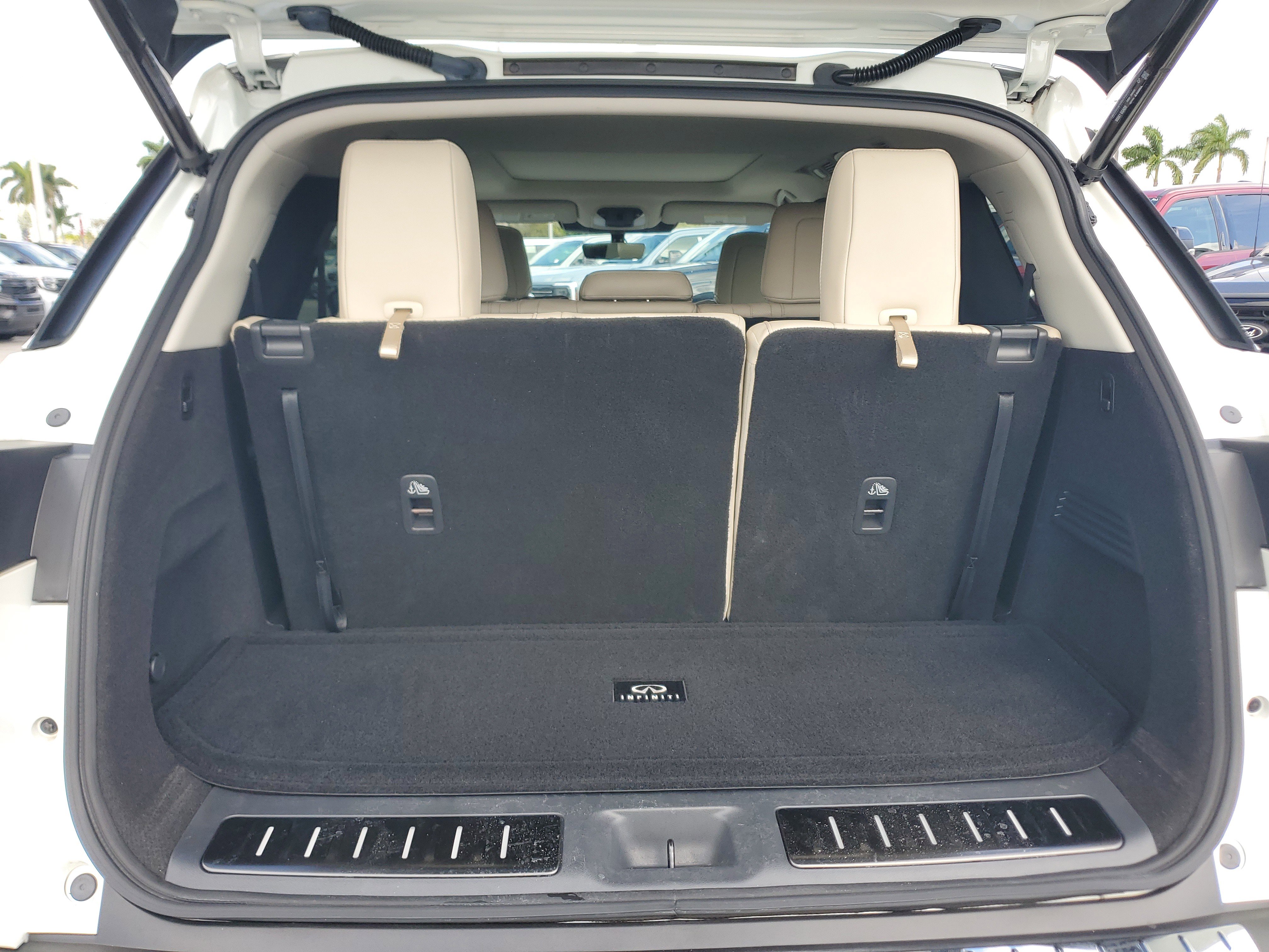 Used 2023 INFINITI QX60 Luxe AWD/4WD image 17