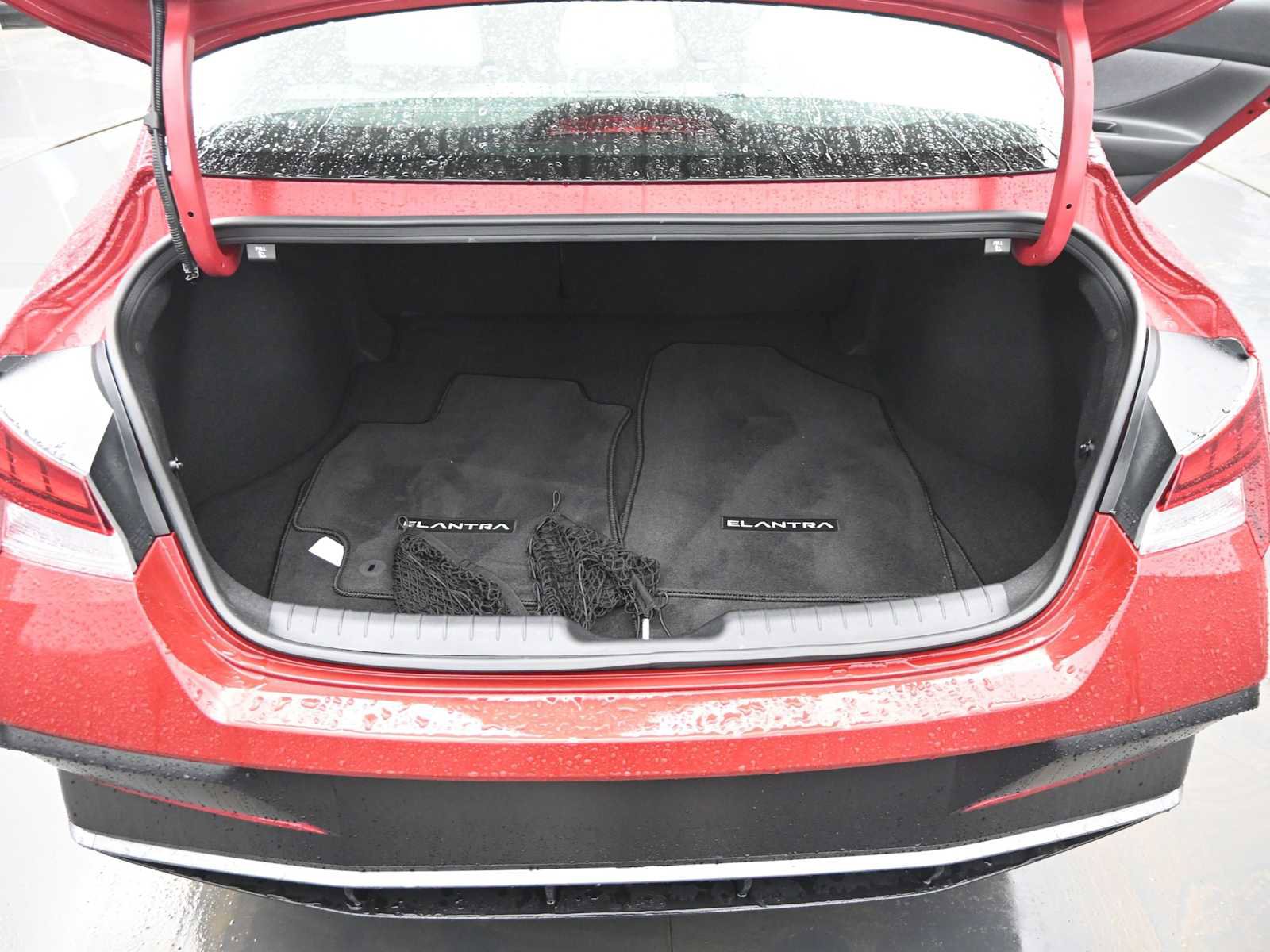 Certified 2025 Hyundai Elantra Limited image 13