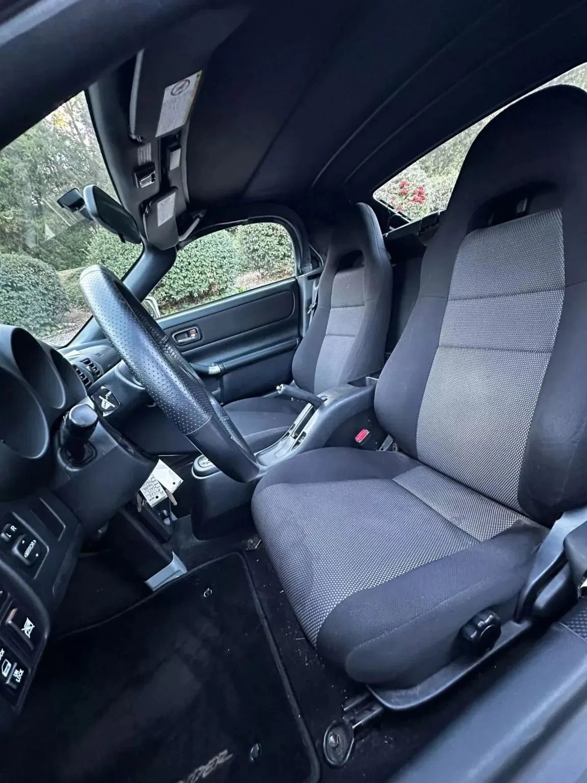 Used 2005 Toyota MR2 image 19