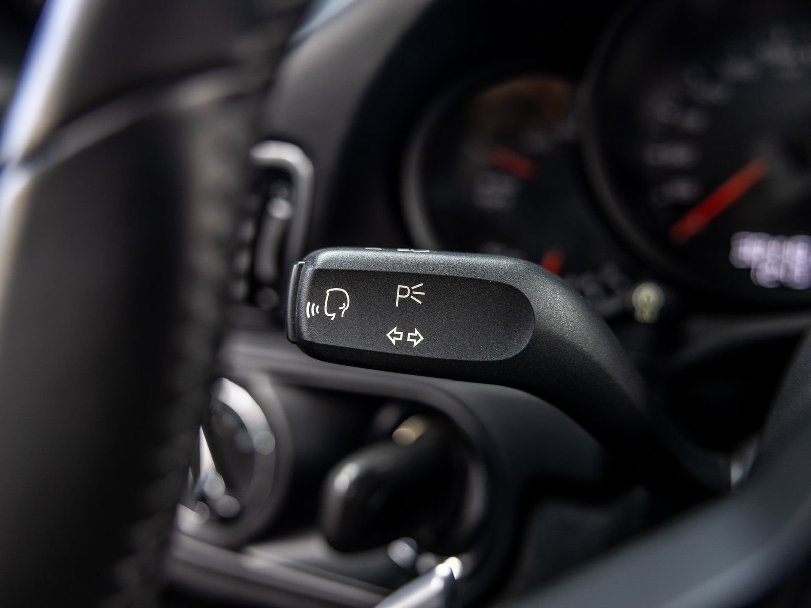 Certified 2018 Porsche 911 Carrera GTS RWD image 36