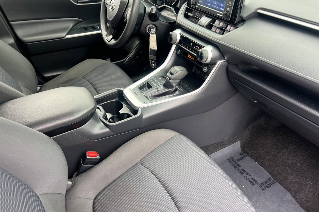 Certified 2021 Toyota RAV4 LE AWD/4WD image 15