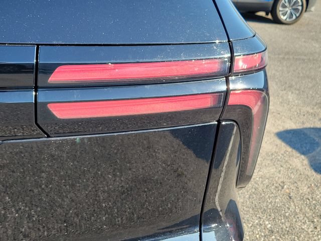 Certified 2025 Chevrolet Traverse LT FWD image 9