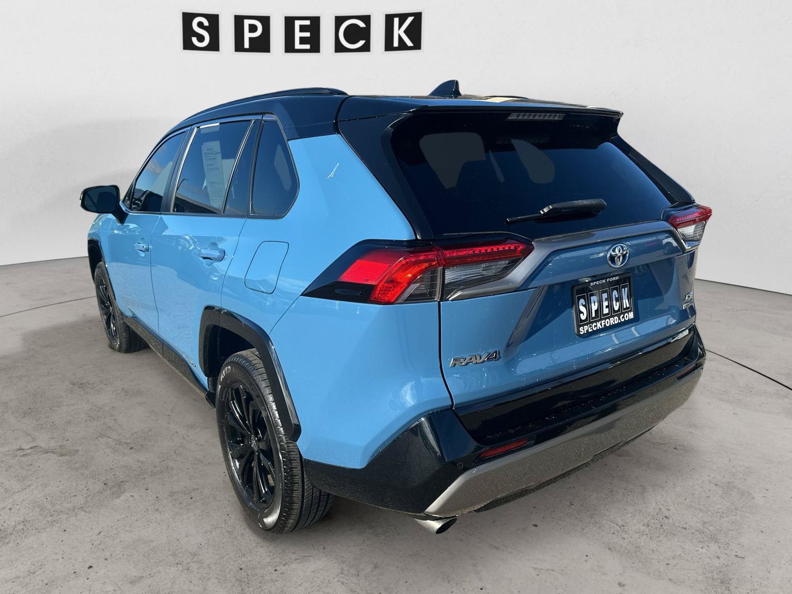 Used 2022 Toyota RAV4 XSE AWD/4WD image 3