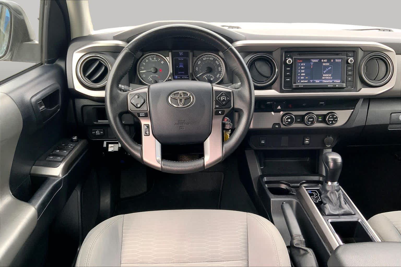Used 2017 Toyota Tacoma SR5 w/ Tow Package RWD image 6