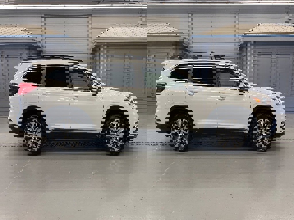 Used 2019 Subaru Ascent Premium w/ Popular Package #3 image 8