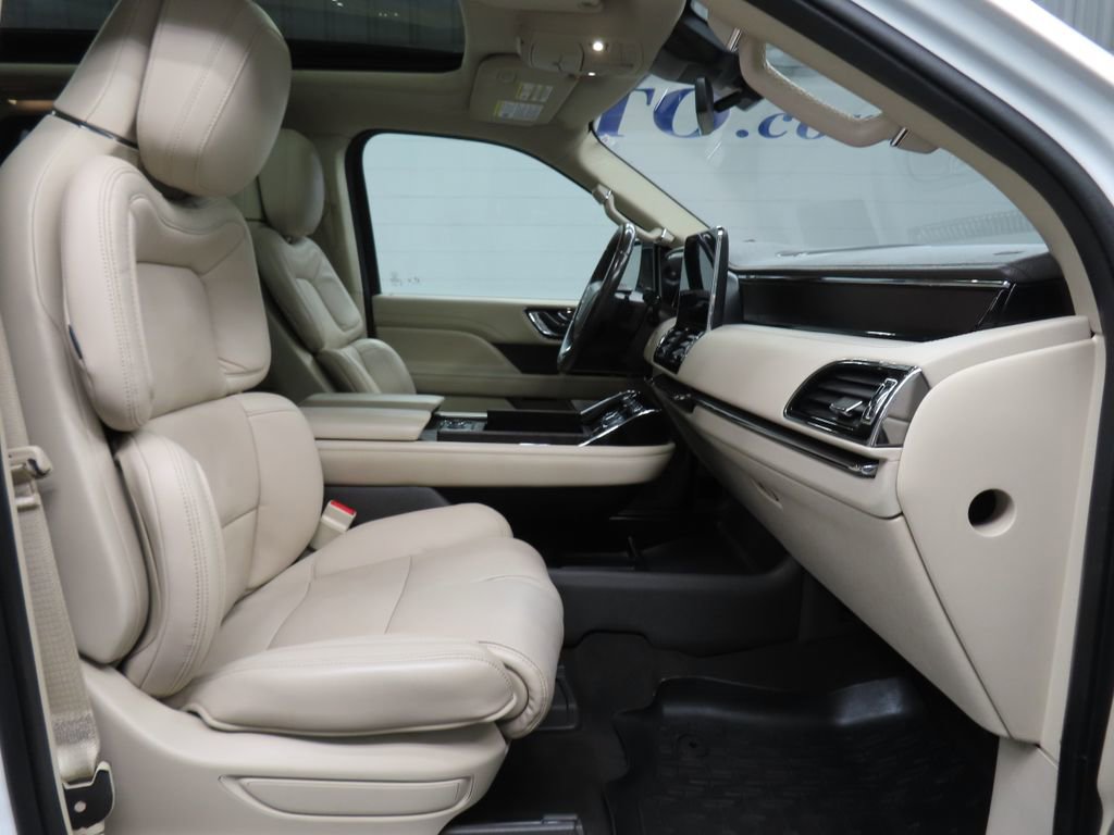 Used 2020 Lincoln Navigator Reserve w/ Luxury Package AWD/4WD image 38