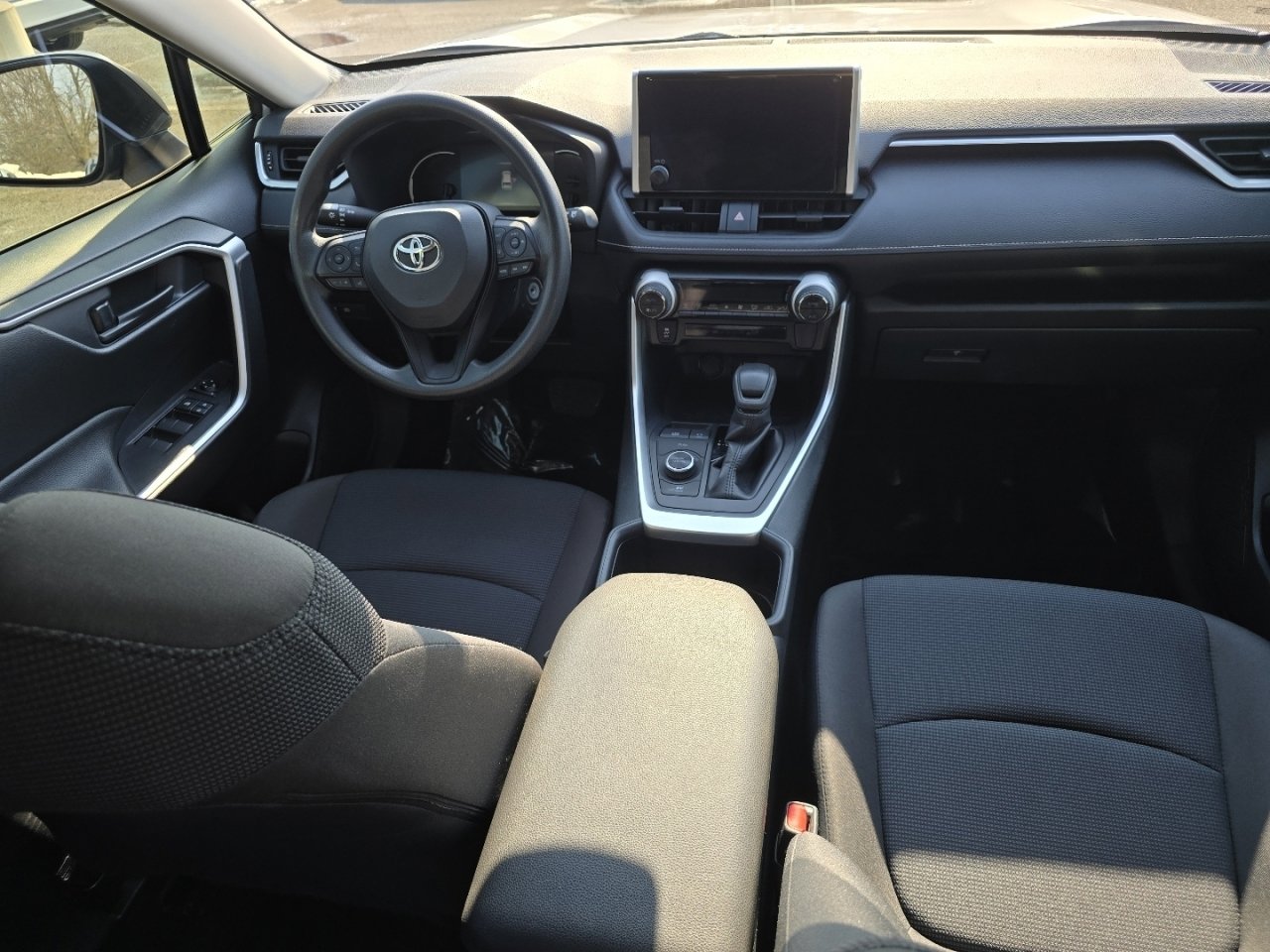 Used 2024 Toyota RAV4 LE image 21