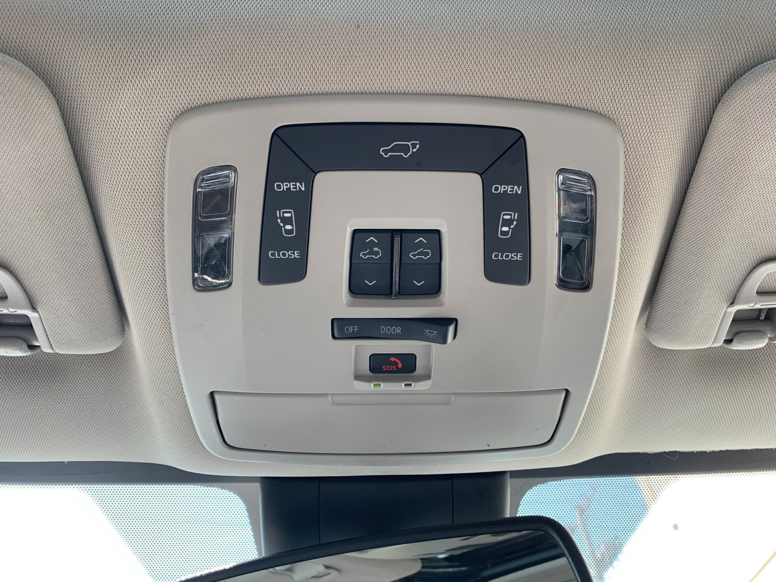 Used 2022 Toyota Sienna XLE AWD/4WD image 25