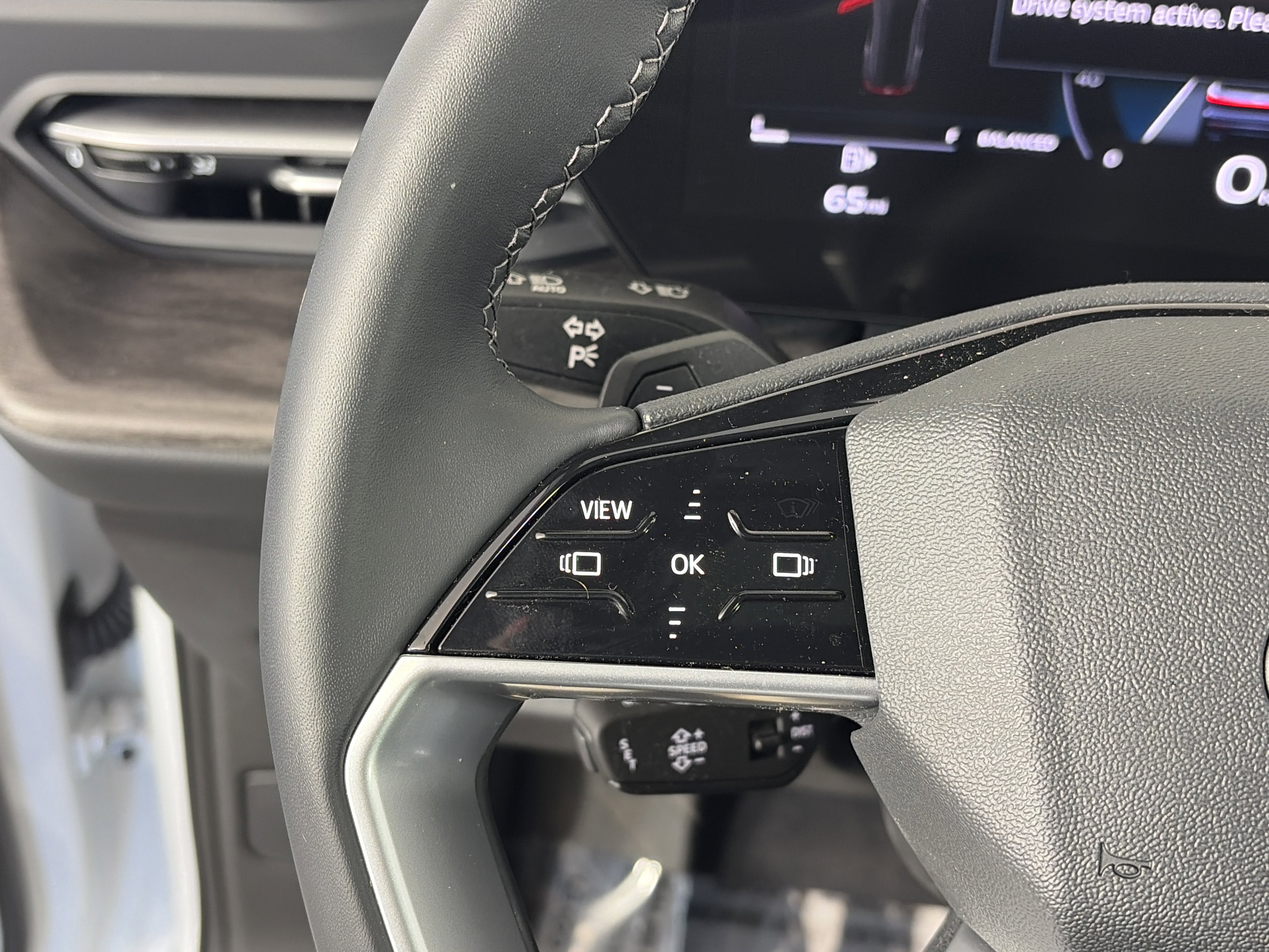 Used 2025 Audi Q5 Premium w/ Convenience Package image 26