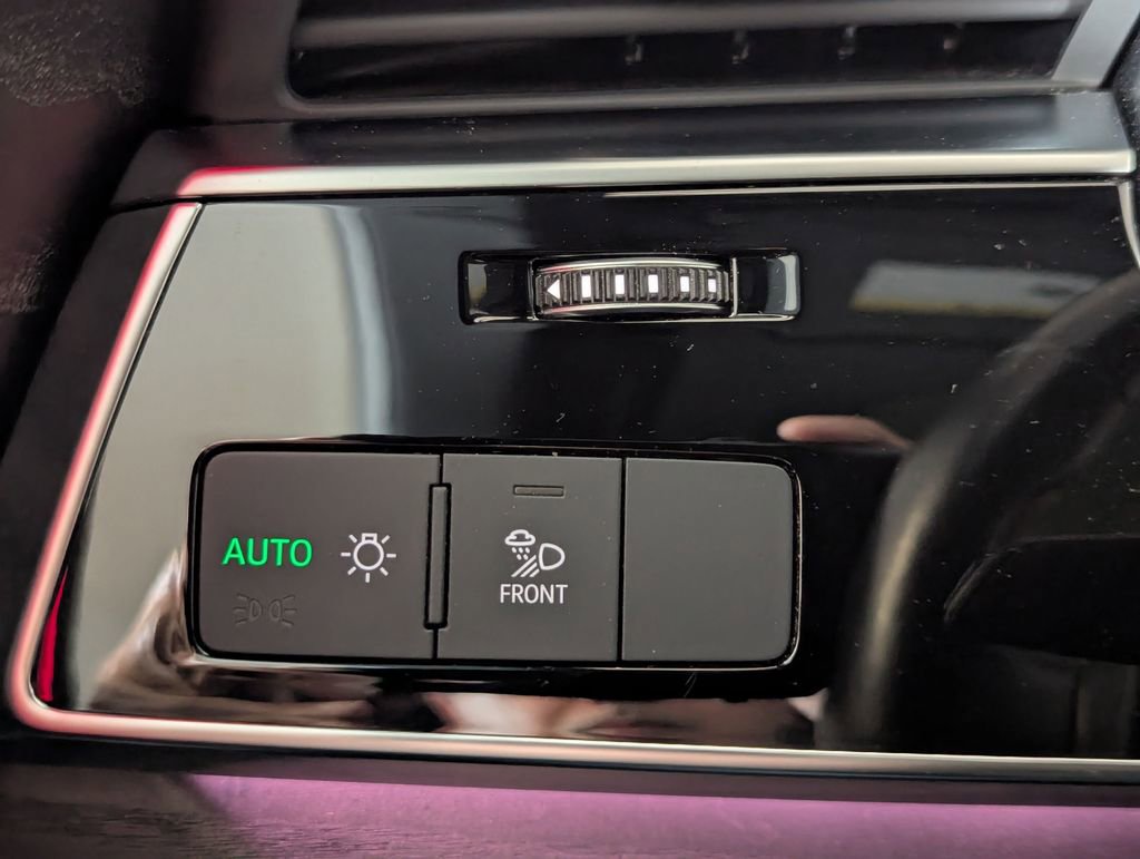 Used 2021 Audi Q8 Premium Plus image 47