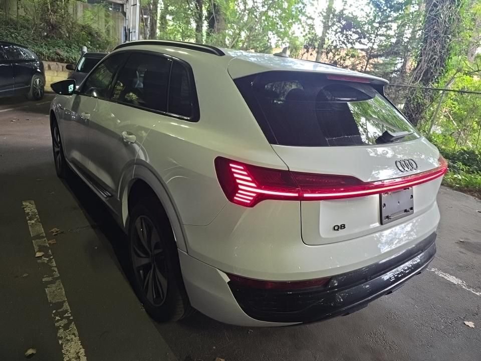 Used 2024 Audi Q8 e-tron Premium AWD/4WD image 2
