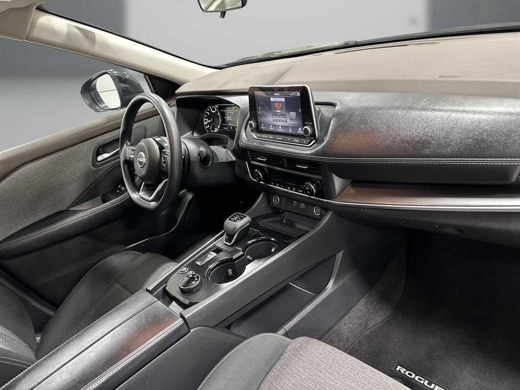 Used 2023 Nissan Rogue SV AWD/4WD image 16
