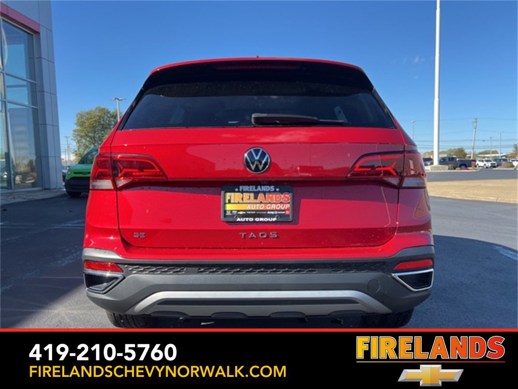 Used 2022 Volkswagen Taos SE w/ Panoramic Sunroof Package image 6