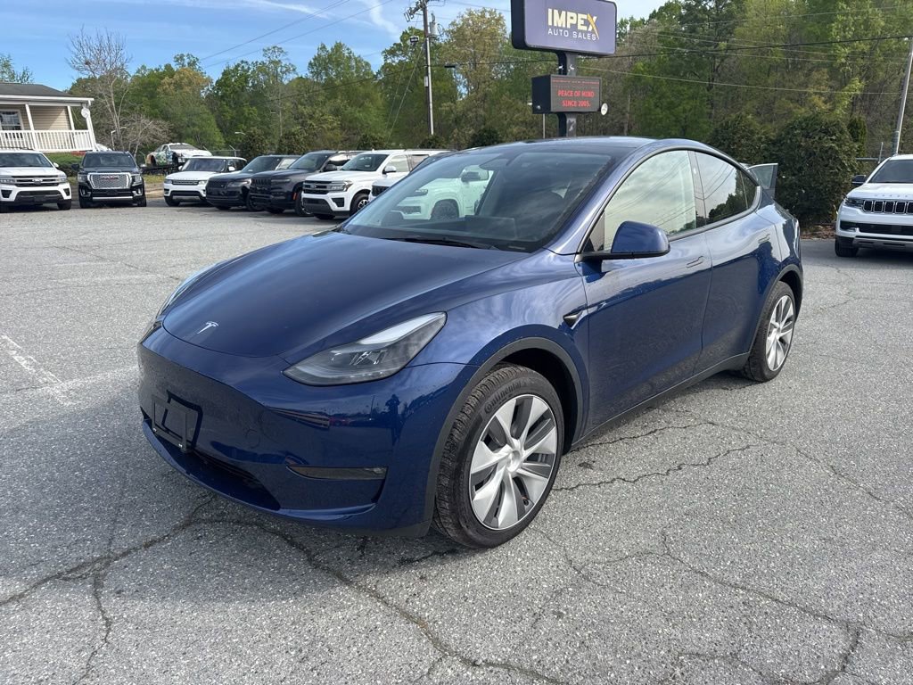 Used 2023 Tesla Model Y 2WD image 1