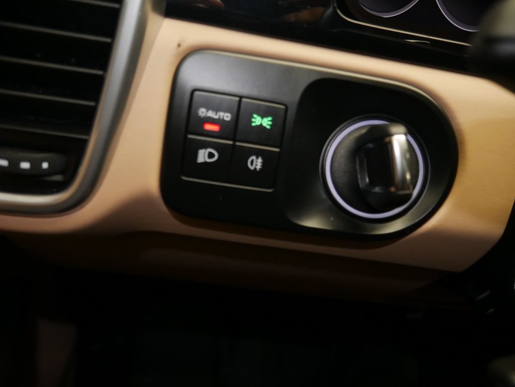 Certified 2023 Porsche Cayenne GTS AWD/4WD image 39