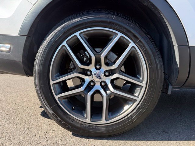 Used 2018 Ford Explorer Limited w/ Equipment Group 301A AWD/4WD image 8