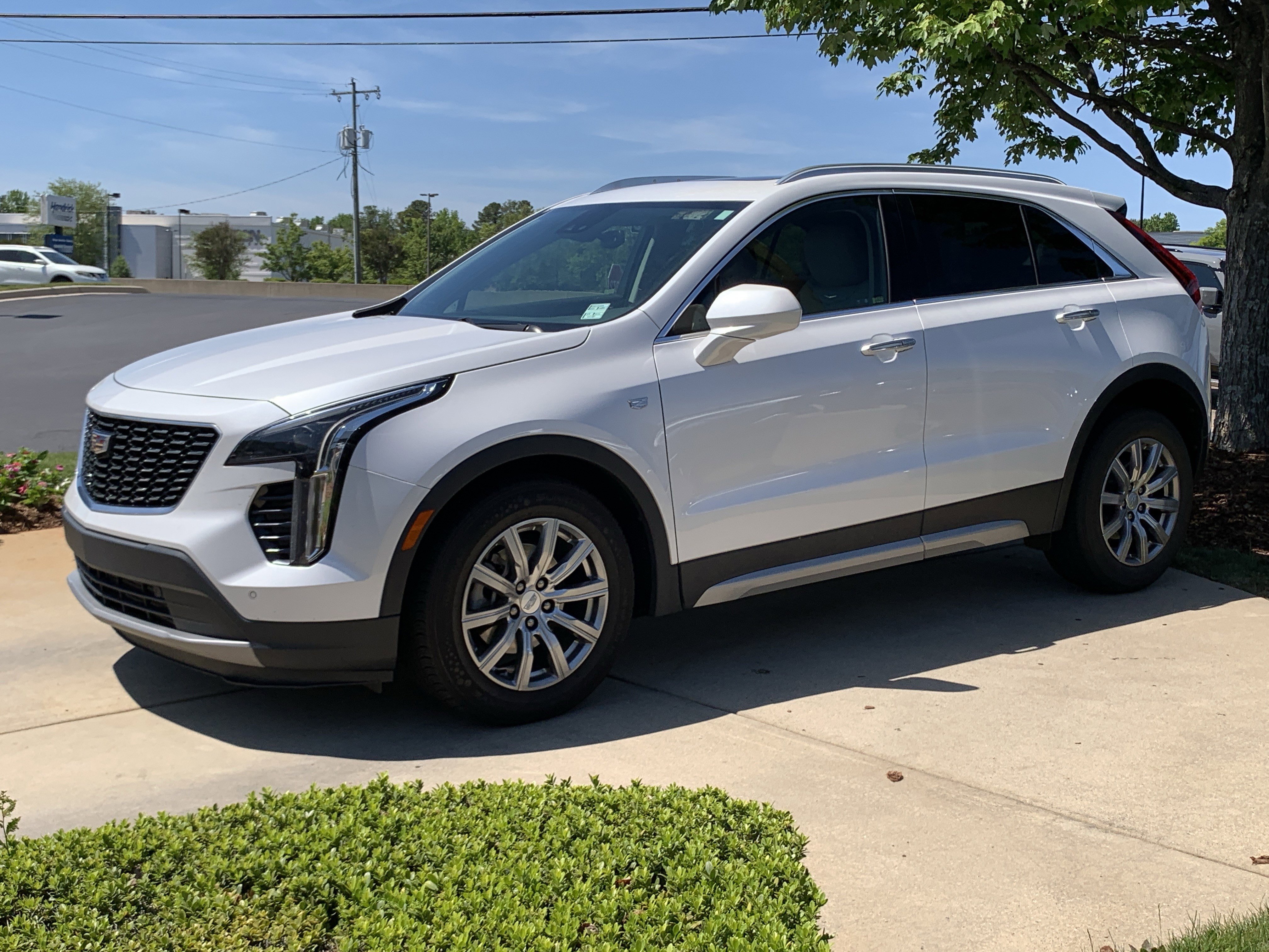 Used 2020 Cadillac XT4 Premium Luxury w/ Driver Awareness Package FWD image 5