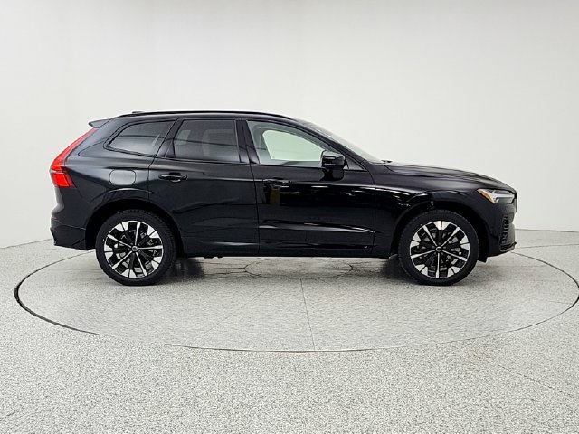 New 2026 Volvo XC60 T8 Plus w/ Climate Package AWD/4WD image 4