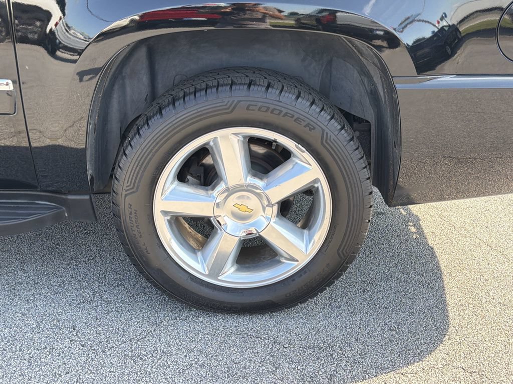 Used 2012 Chevrolet Suburban LTZ RWD image 31