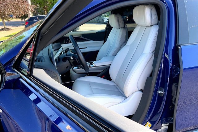 Used 2024 Cadillac Lyriq Sport AWD/4WD image 25