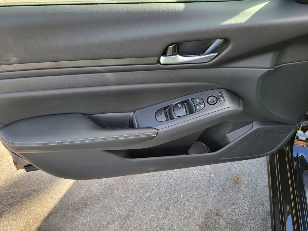 Used 2025 Nissan Altima 2.5 SV w/ SV Special Edition Package image 16