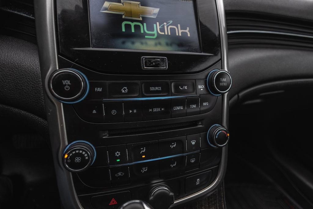 Used 2015 Chevrolet Malibu LT w/ Power Convenience Package FWD image 14