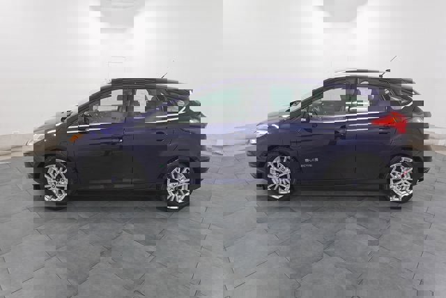 Used 2017 Ford Focus Electric Hatchback image 2