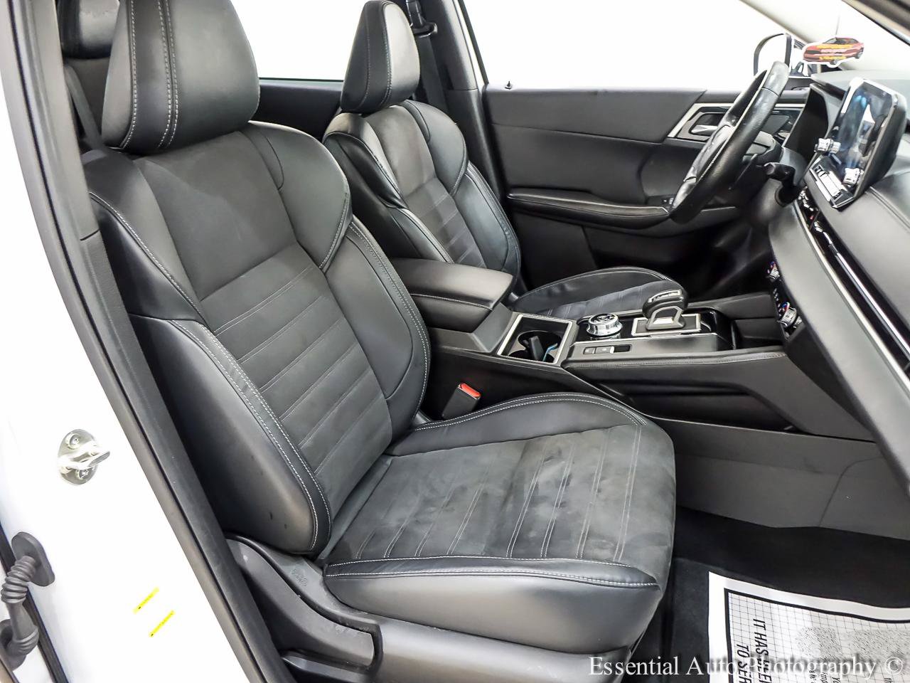 Used 2023 Mitsubishi Outlander SE FWD image 35