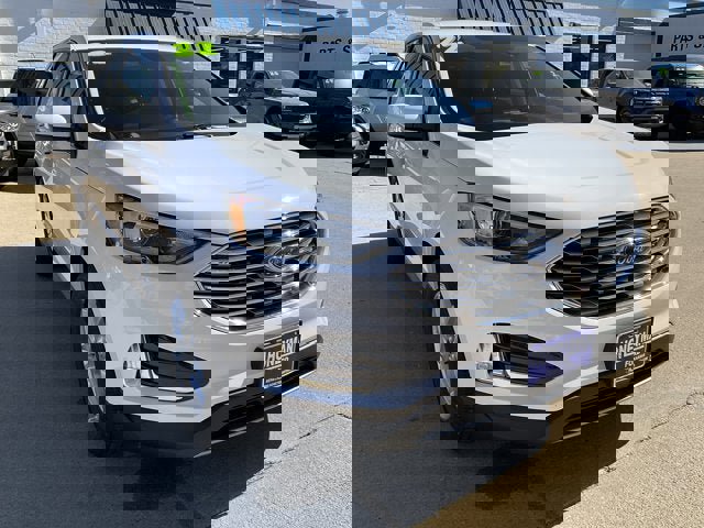 Used 2022 Ford Edge SEL w/ Convenience Package image 2