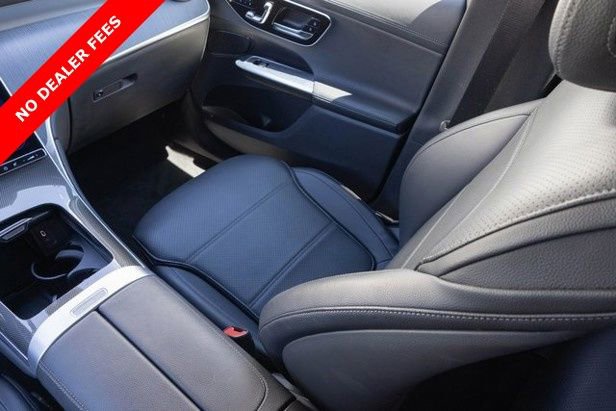 Used 2024 Mercedes-Benz GLC 300 4MATIC image 27